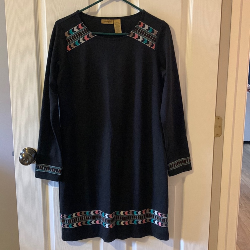 Black medium Wrangler relaxed fix dress.